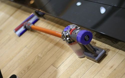 戴森吸尘器充电